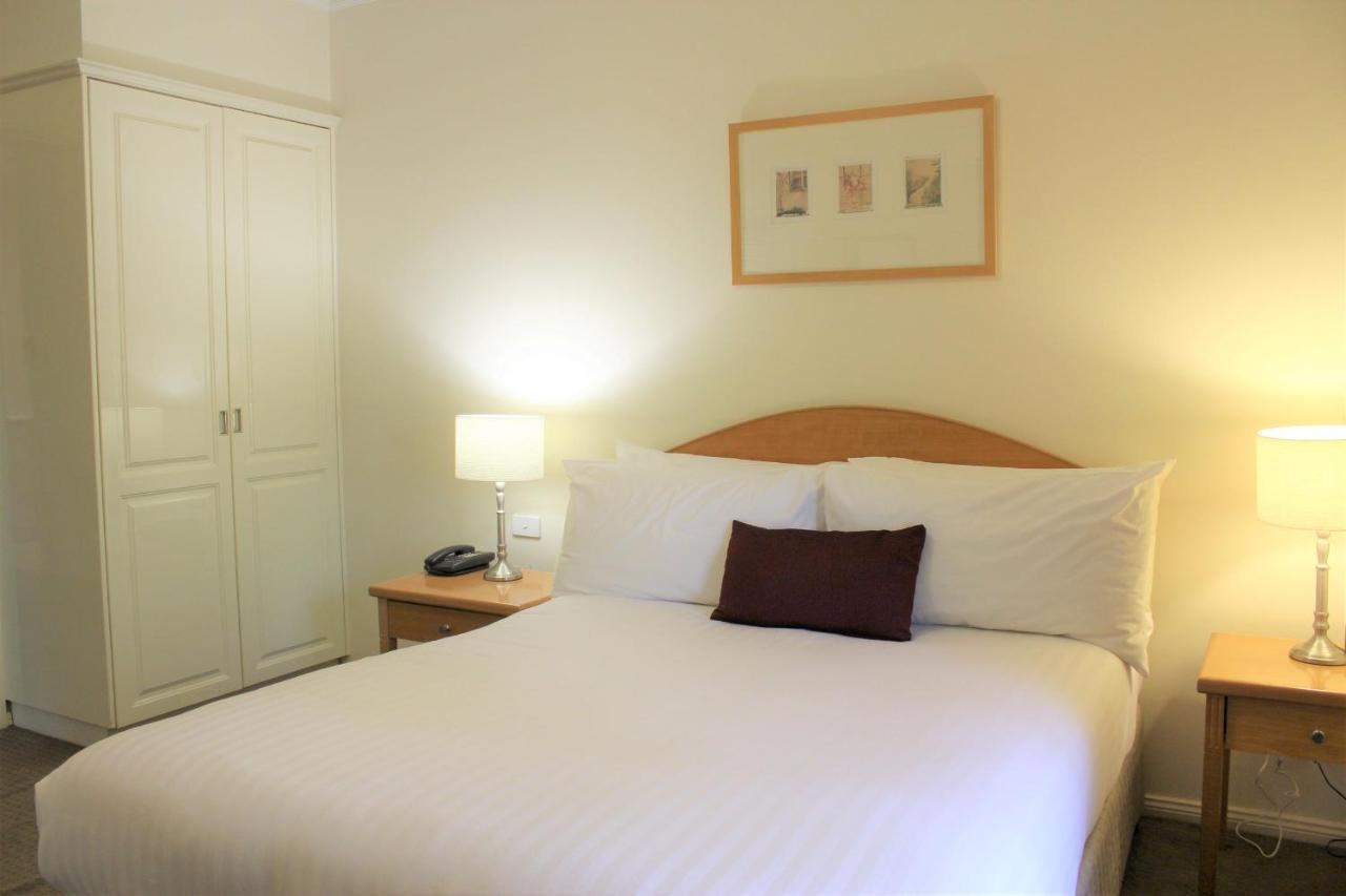 คาร์ไลล์ สวีต แอนด์ อพาร์ตเมนท์ Aparthotel วักกาวักกา ภายนอก รูปภาพ