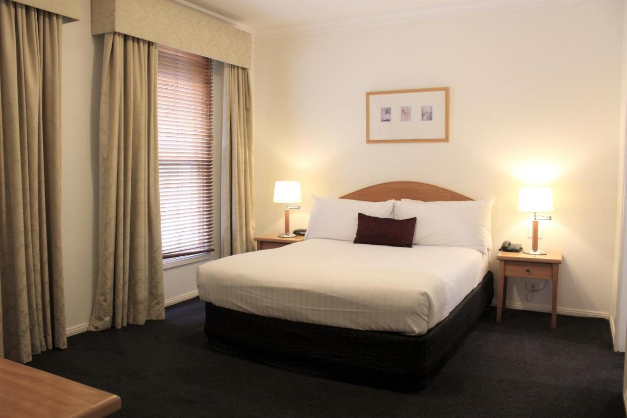 คาร์ไลล์ สวีต แอนด์ อพาร์ตเมนท์ Aparthotel วักกาวักกา ภายนอก รูปภาพ