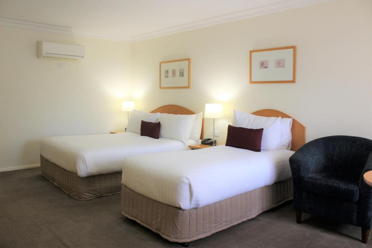 คาร์ไลล์ สวีต แอนด์ อพาร์ตเมนท์ Aparthotel วักกาวักกา ภายนอก รูปภาพ