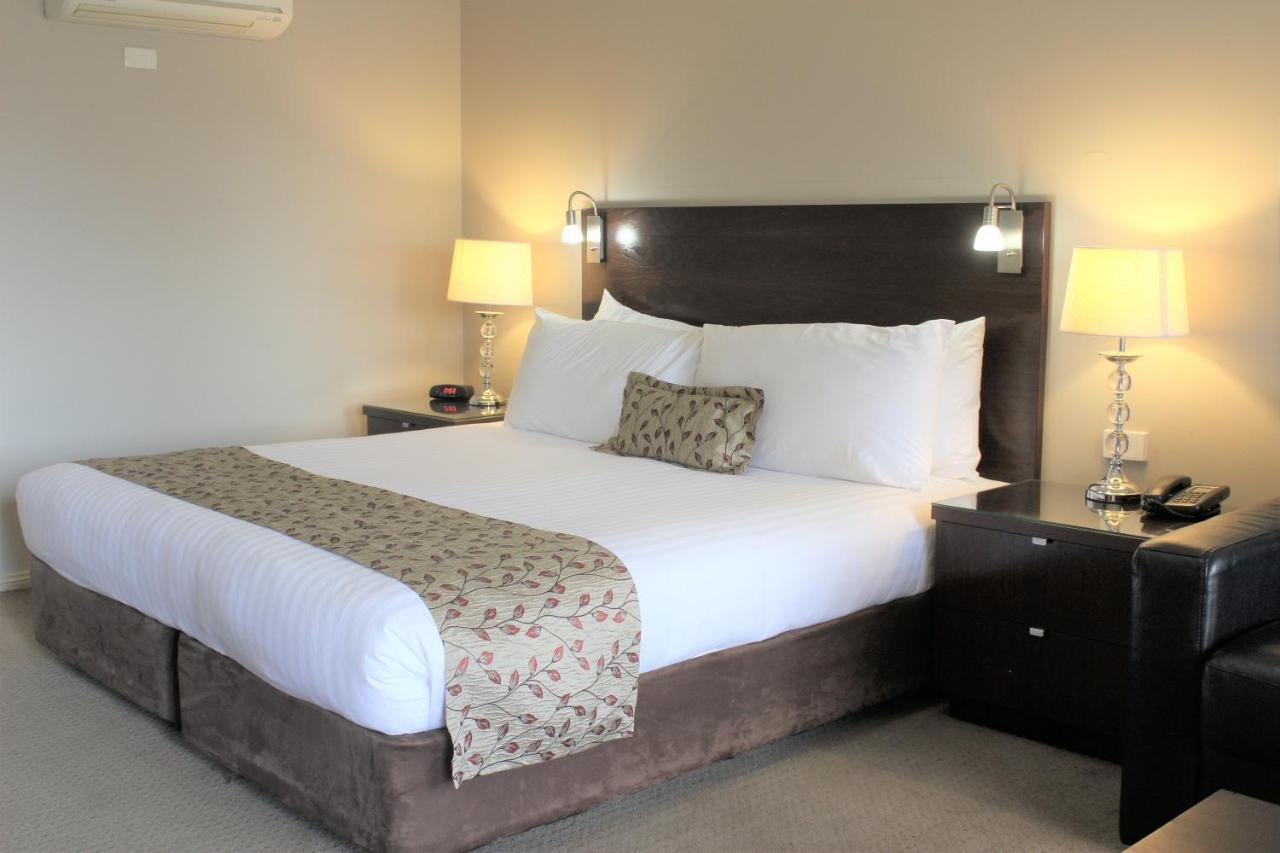 คาร์ไลล์ สวีต แอนด์ อพาร์ตเมนท์ Aparthotel วักกาวักกา ภายนอก รูปภาพ
